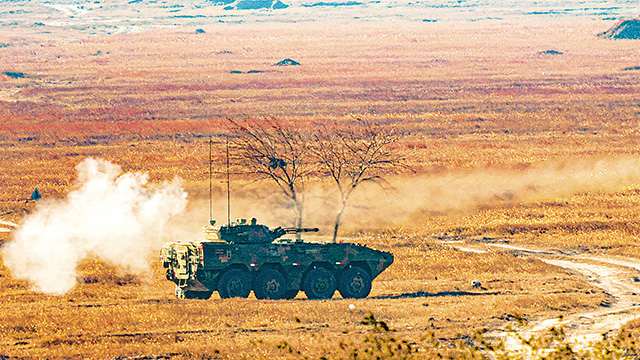 陸軍某旅開展實(shí)彈射擊訓(xùn)練